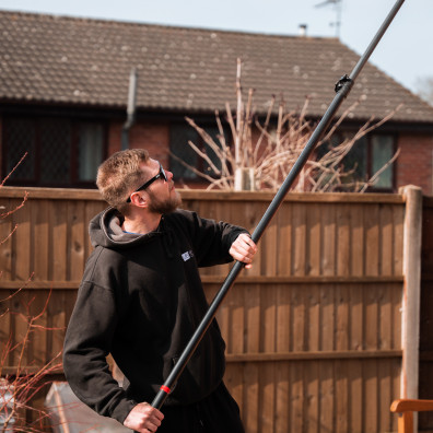 Pole fed water window cleaner